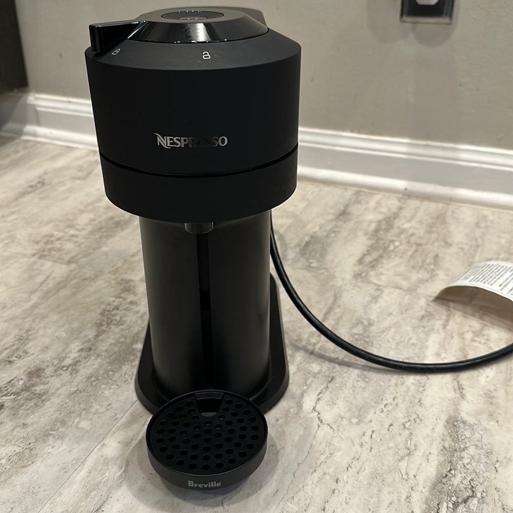 COPY - Nespresso by Breville Vertuo Next, Matte Black Limited edition
